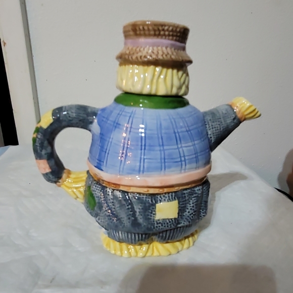 Pumpkin/scarecrow Teapot - Picture 2 of 7